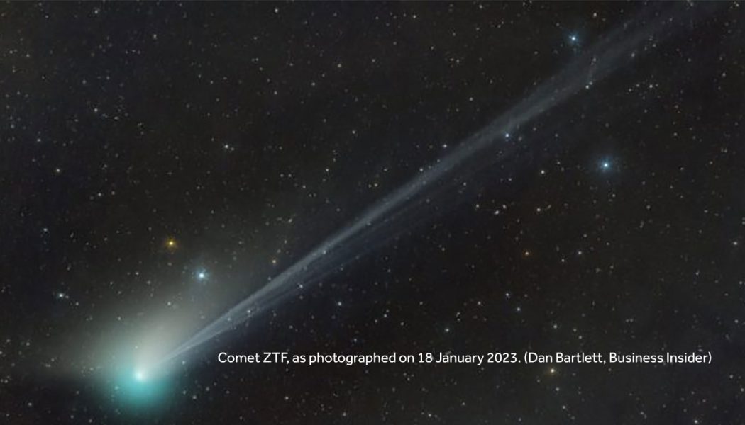 Rare Green Comet Passing Earth